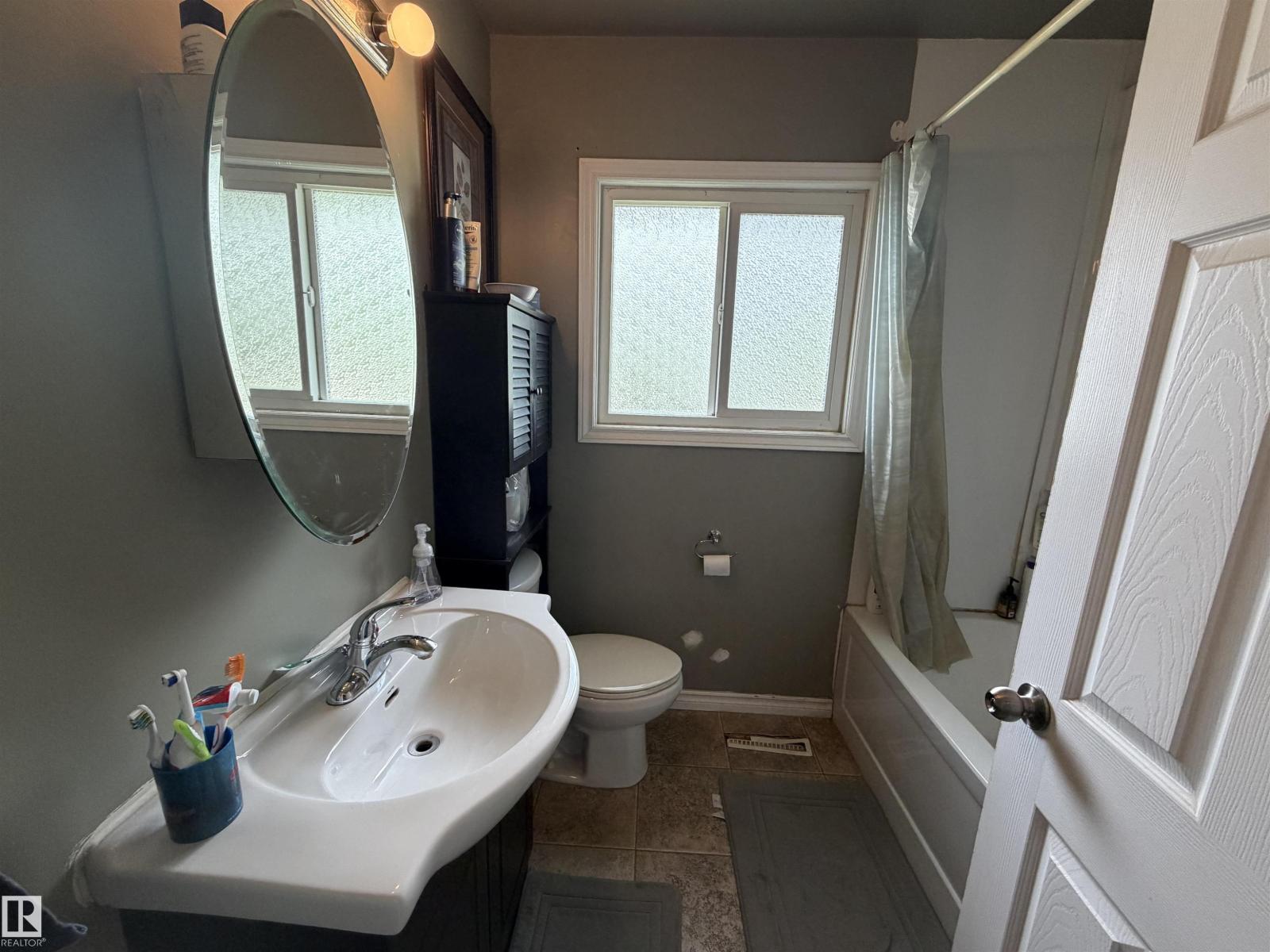 5303 119 AV NW — photo 17