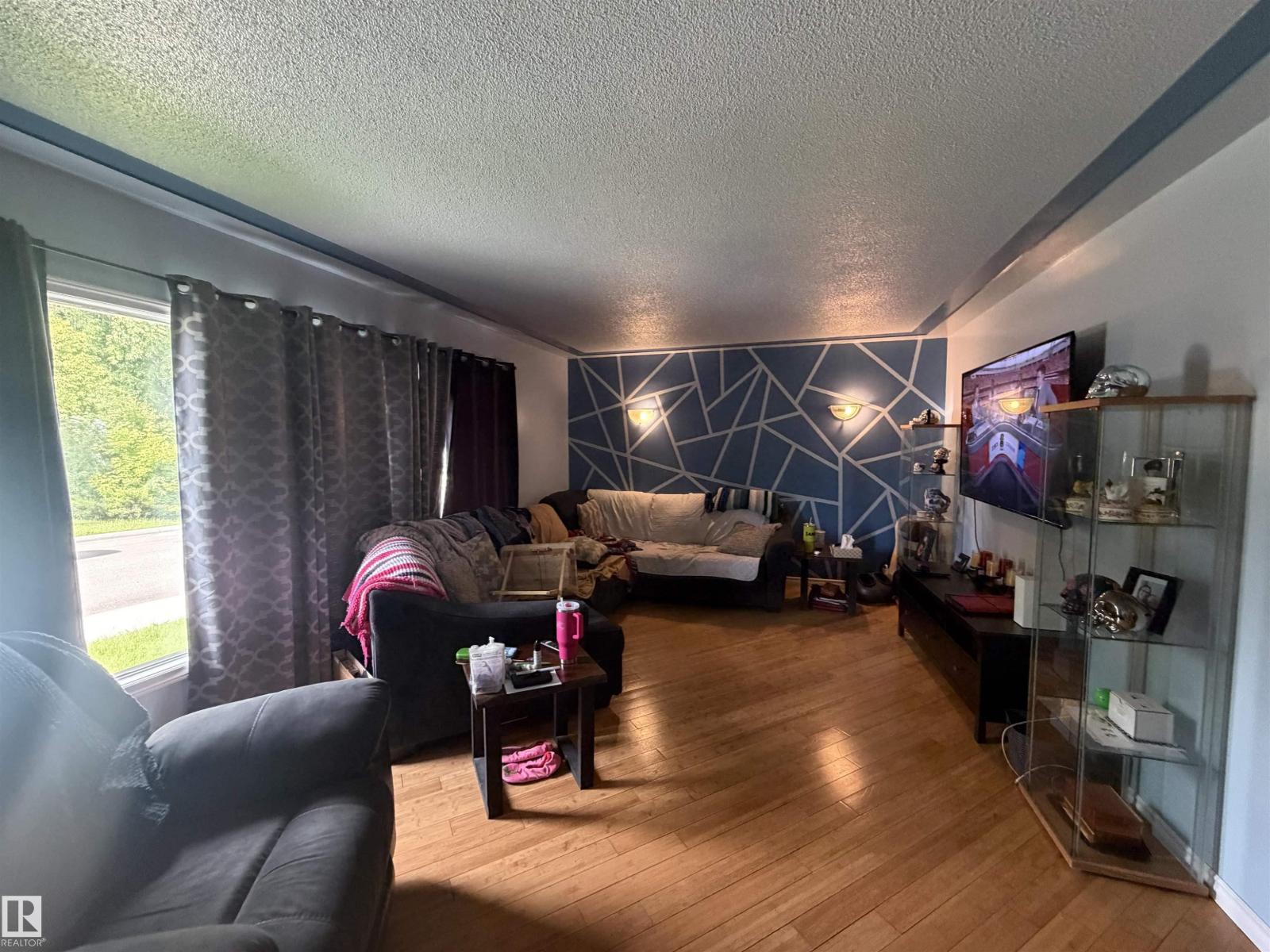 5303 119 AV NW — photo 7