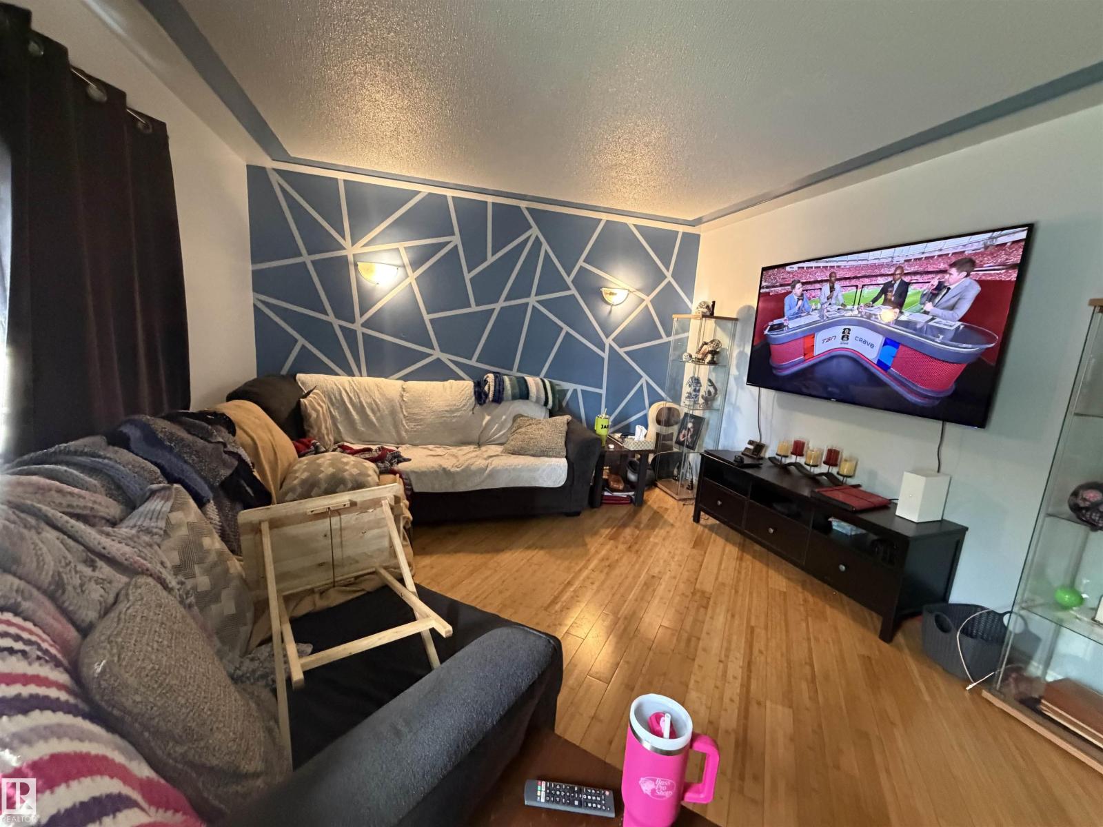 5303 119 AV NW — photo 8