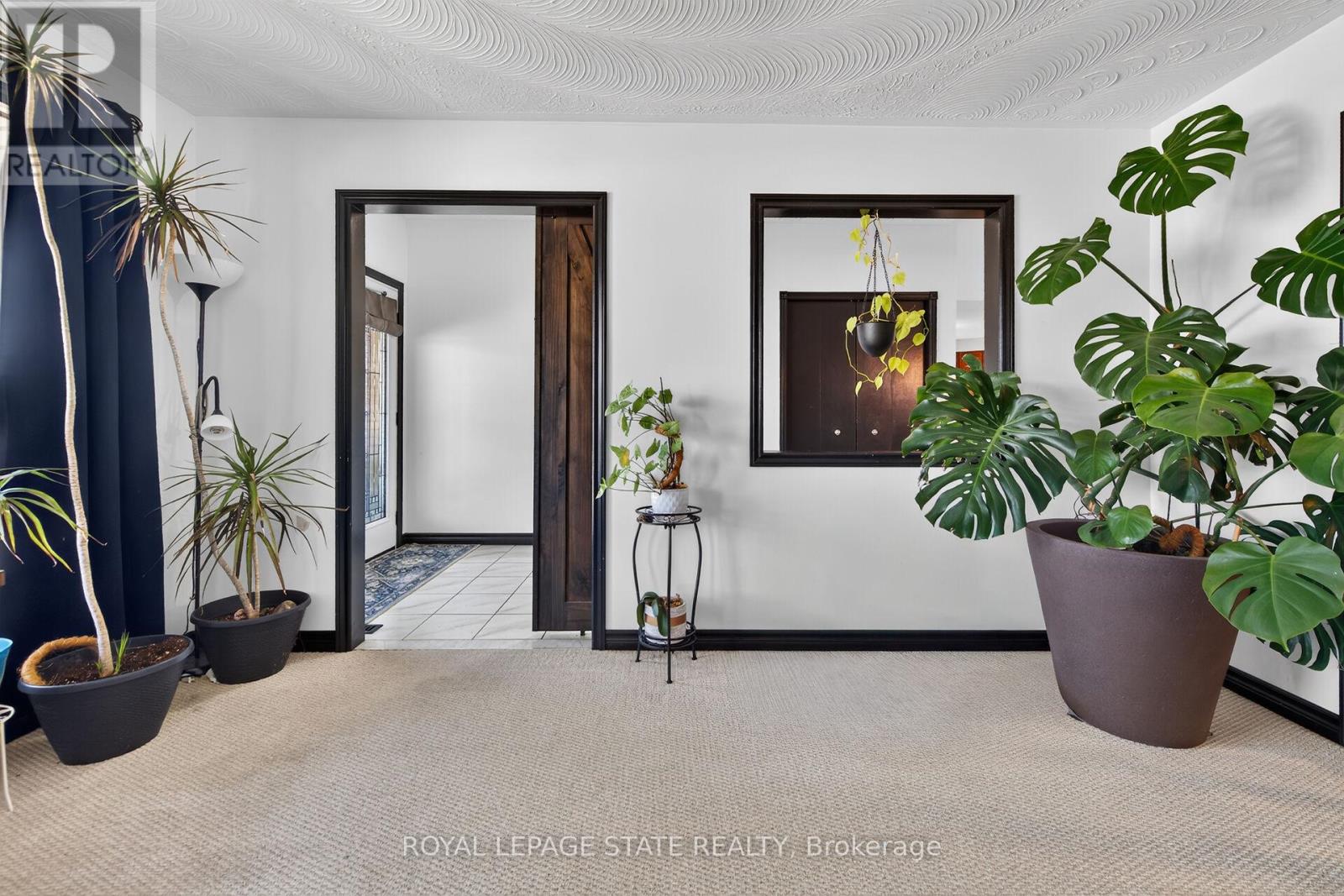 15 ELLEN AVENUE - 10