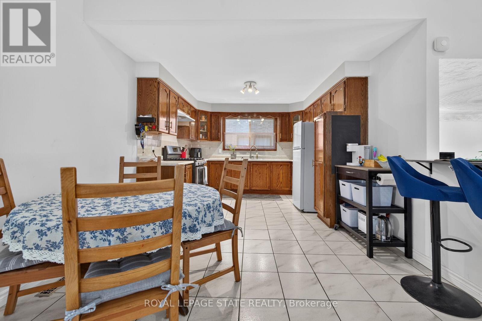 15 ELLEN AVENUE - 18