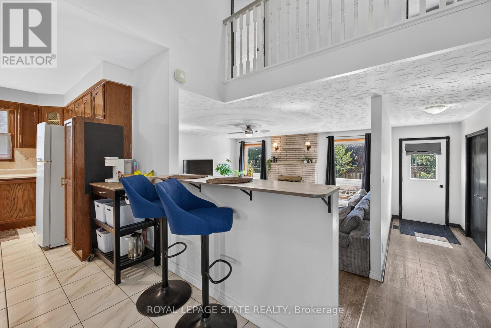 15 ELLEN AVENUE - 21