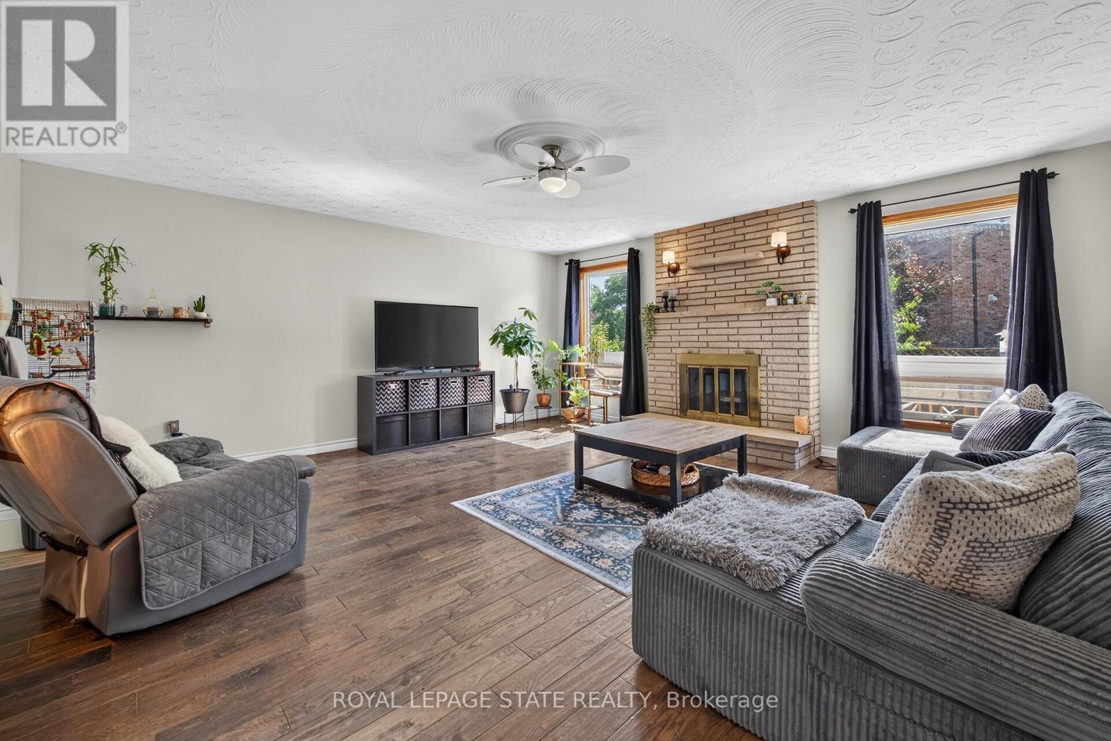 15 ELLEN AVENUE - 22