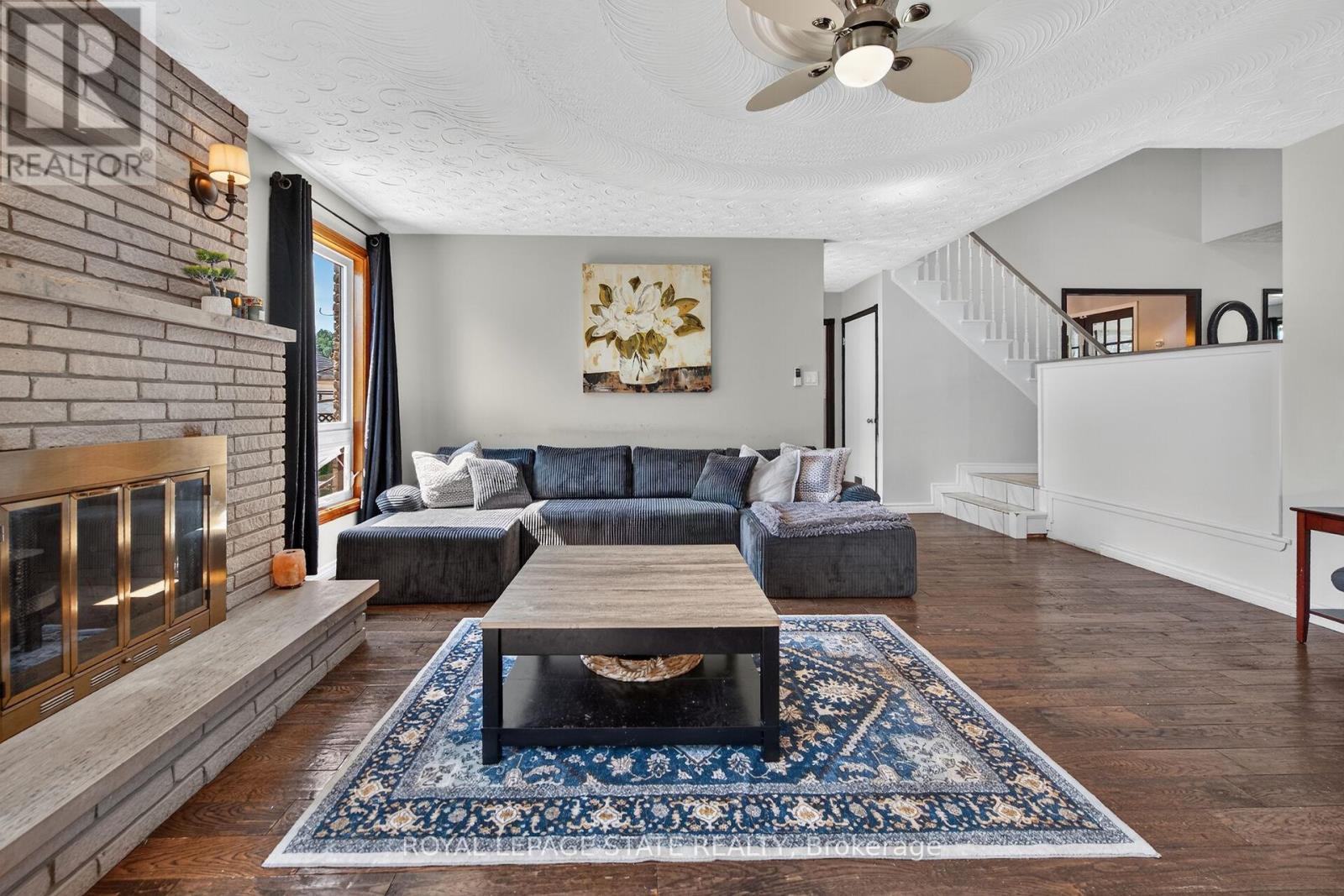 15 ELLEN AVENUE - 25