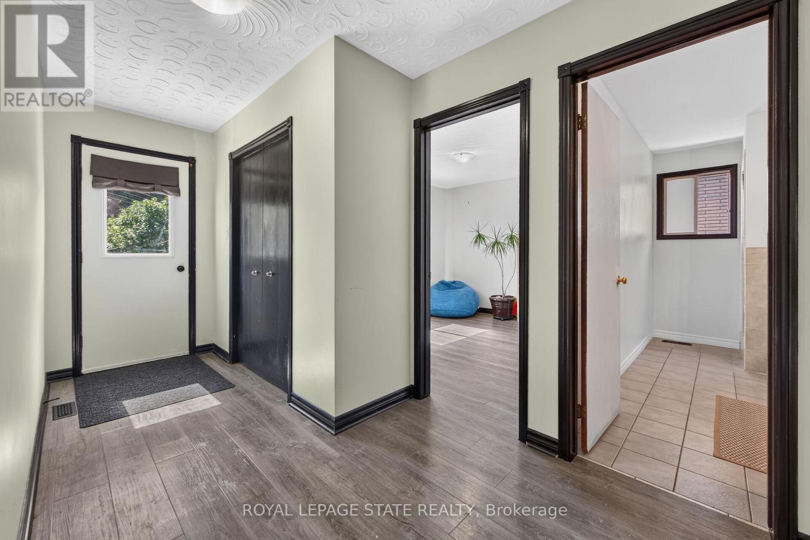 15 ELLEN AVENUE - 27