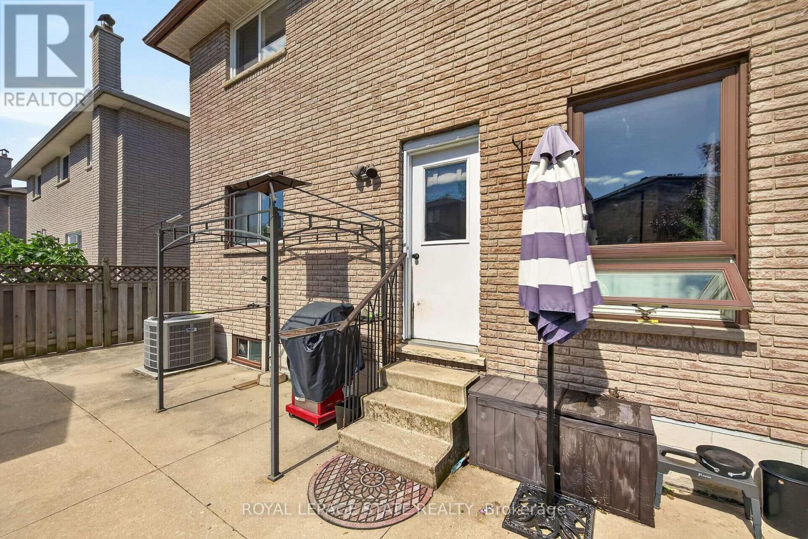 15 ELLEN AVENUE - 41