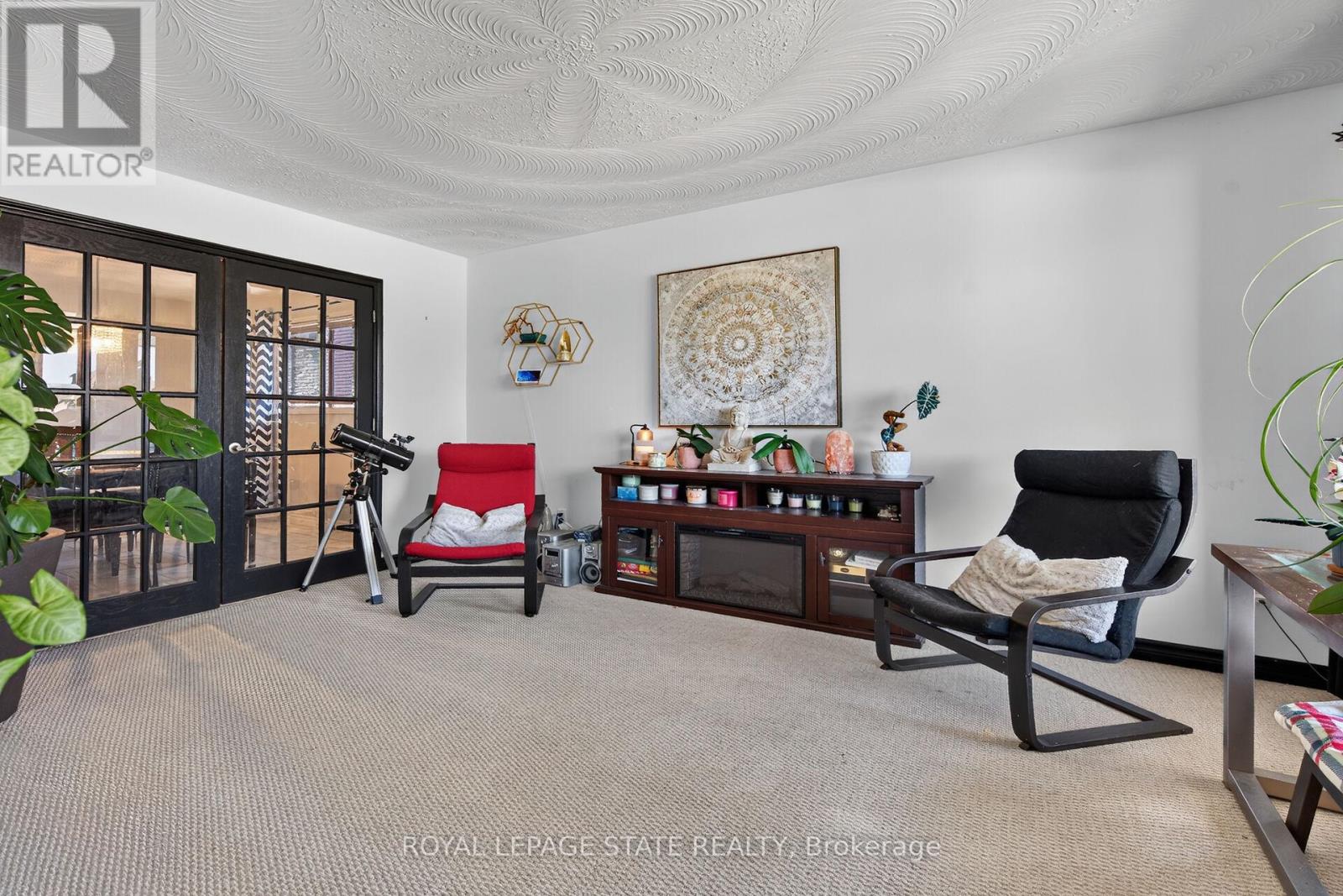15 ELLEN AVENUE - 7