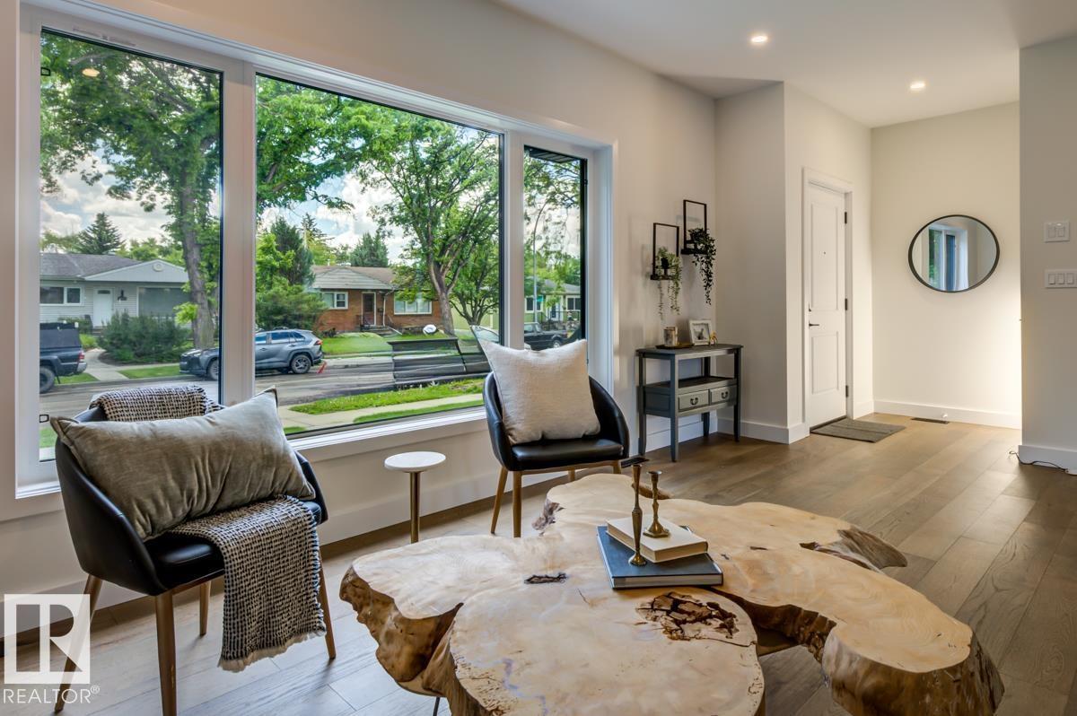 7924 92 AV NW - 8