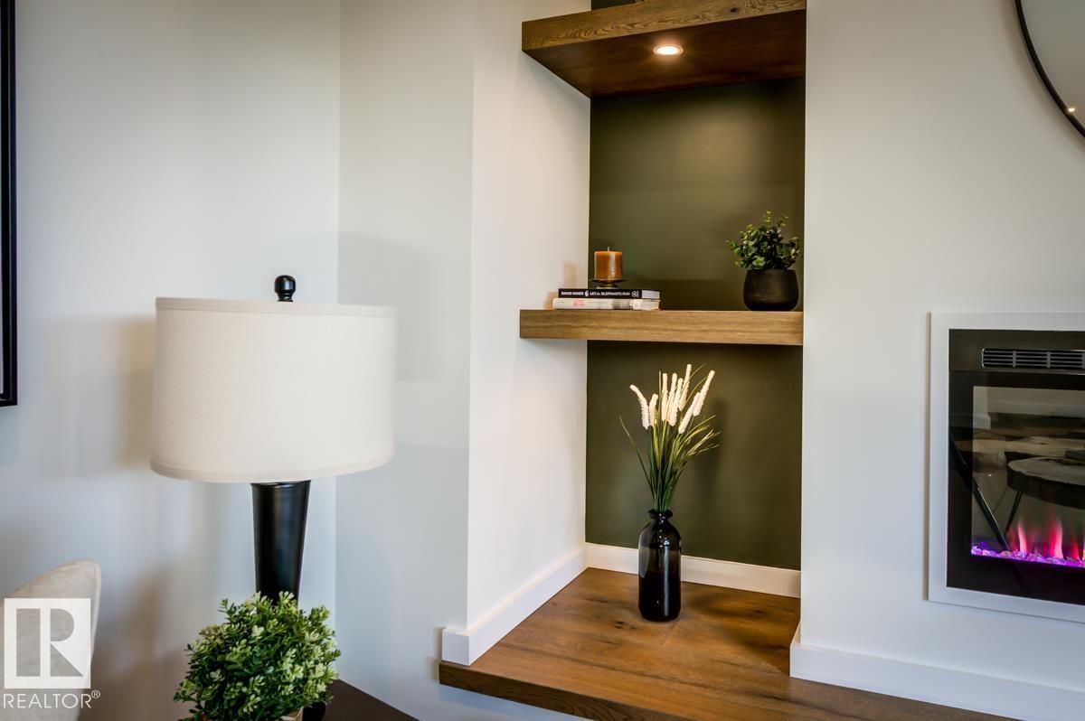 7924 92 AV NW - 6
