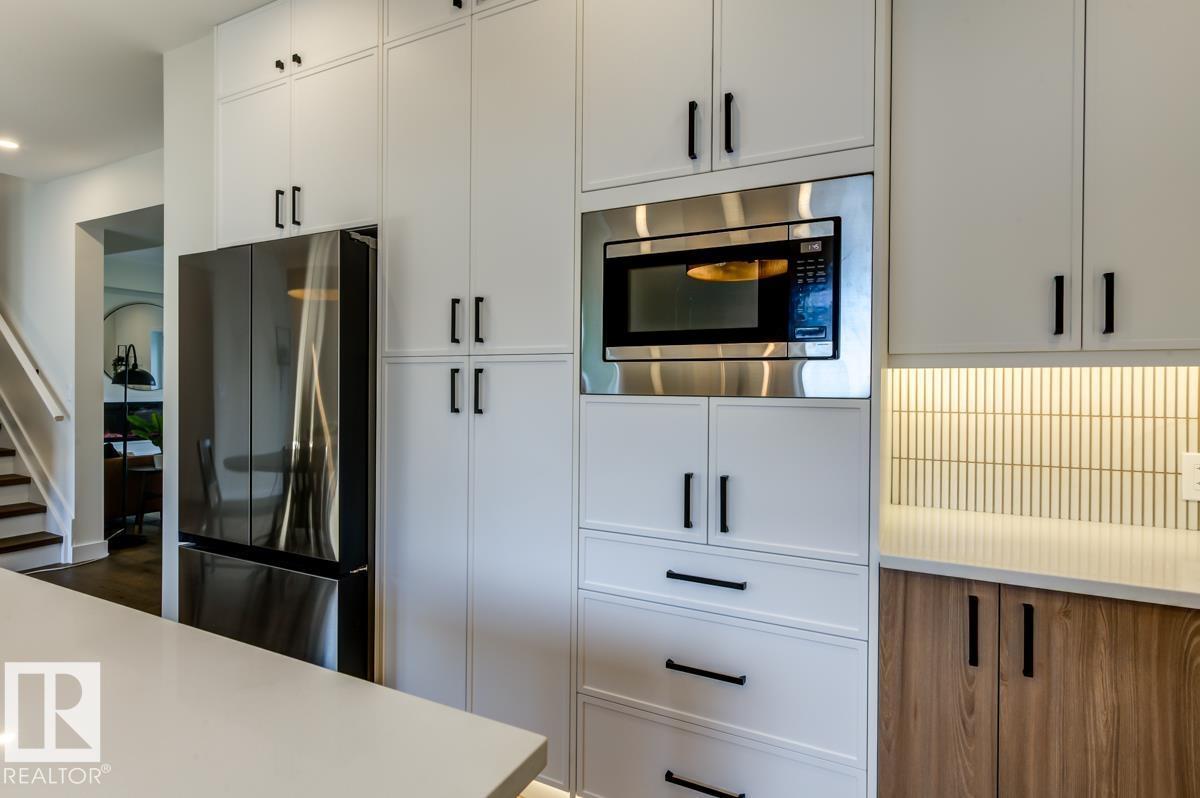 7924 92 AV NW - 27