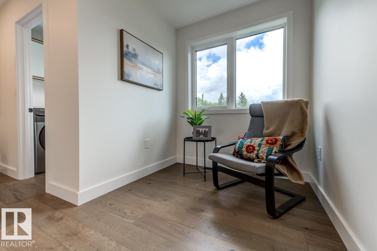 7924 92 AV NW - 35
