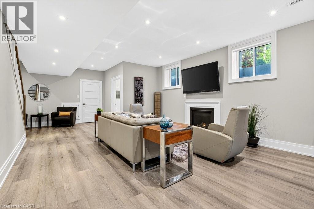 #6 2134 NEW Street - 36