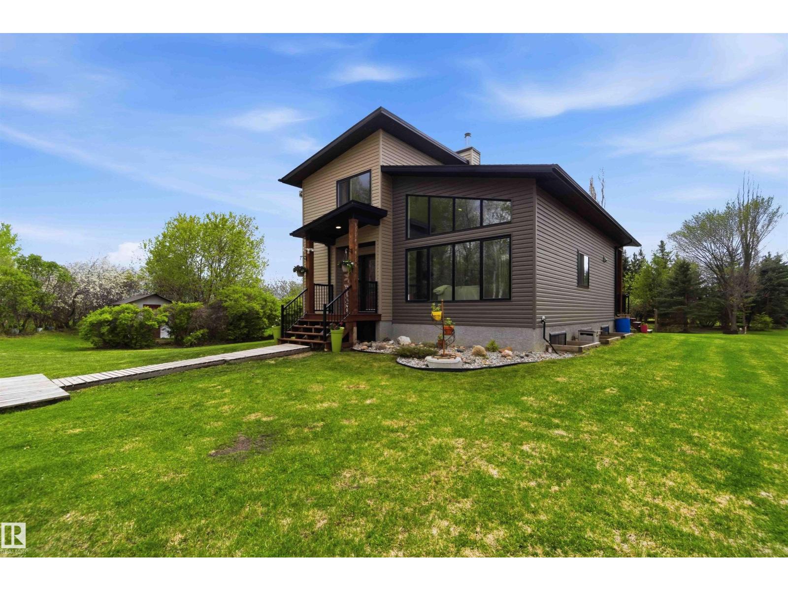 #11 2011 TWP ROAD 510 - 1
