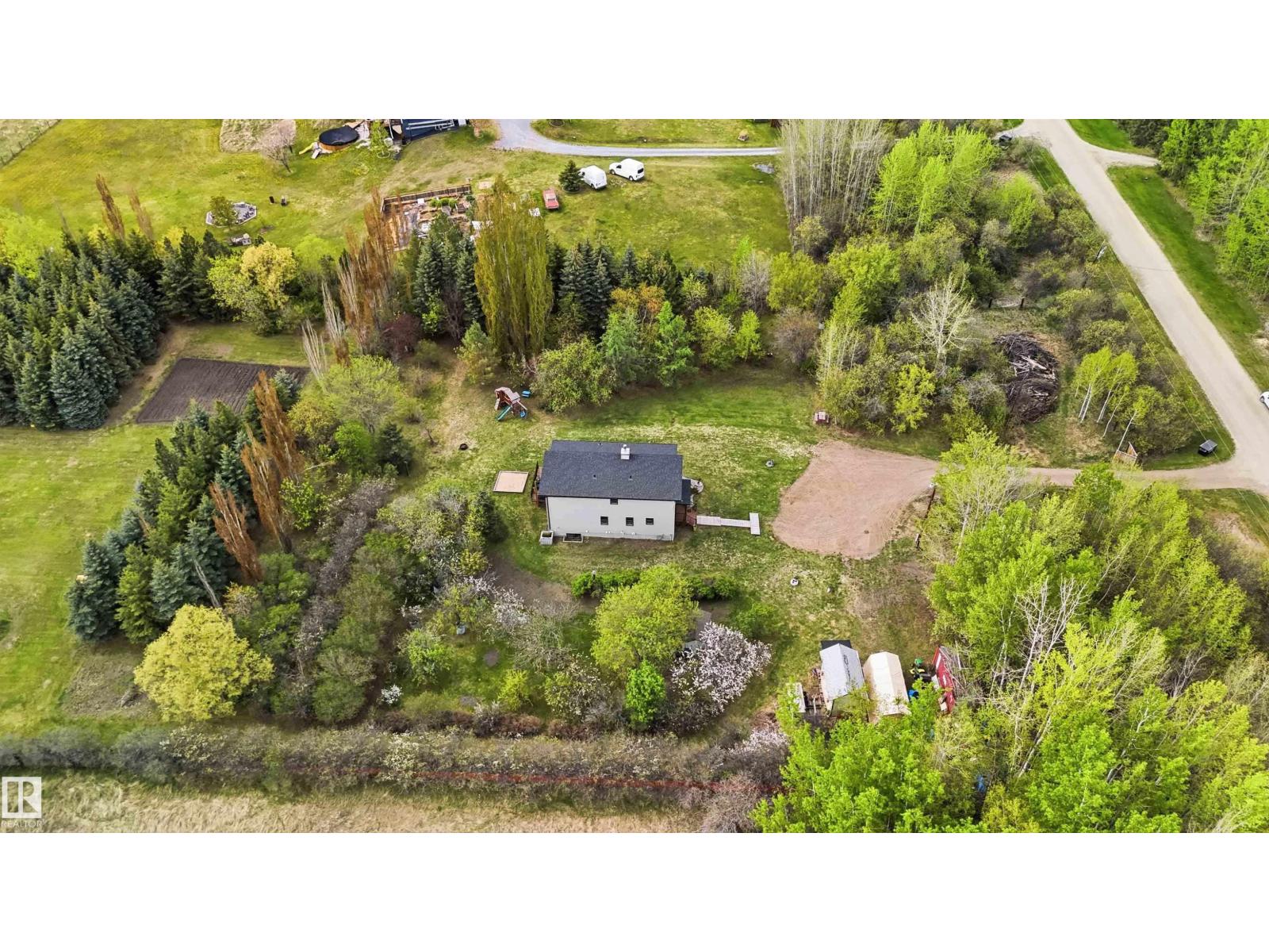 #11 2011 TWP ROAD 510 - 65