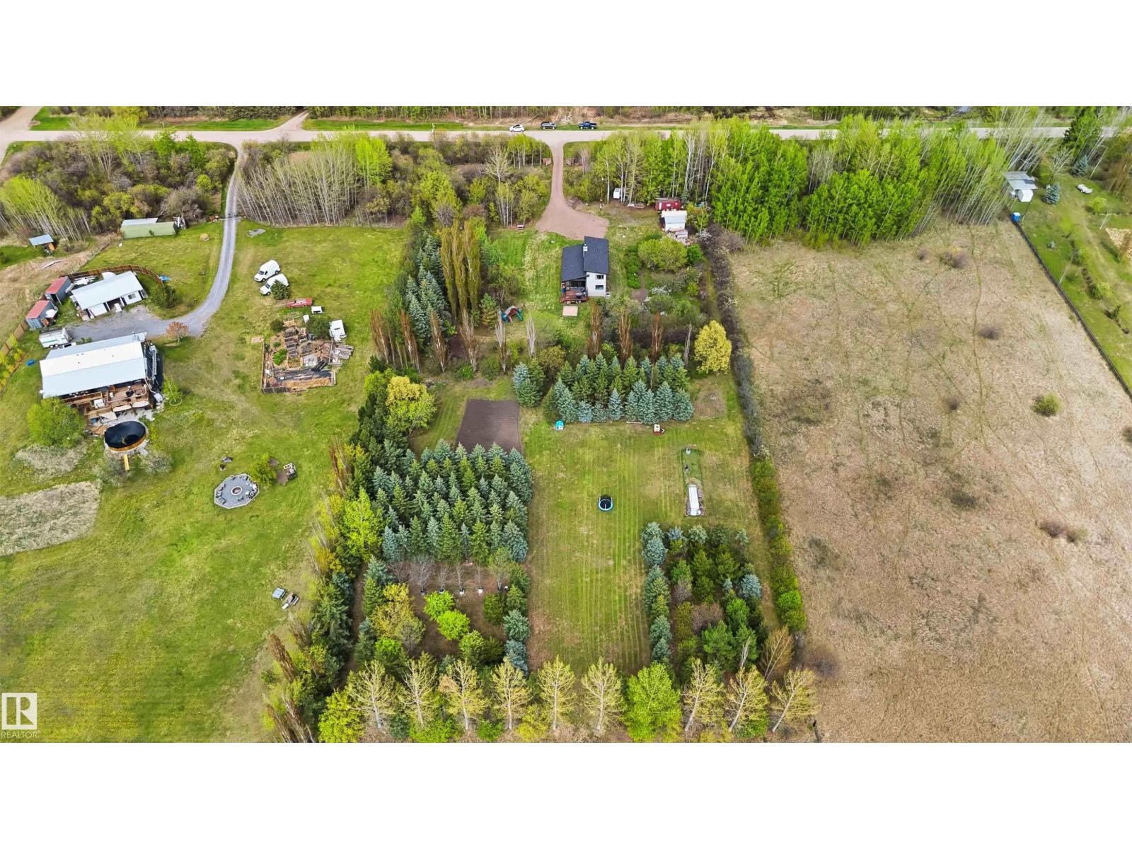 #11 2011 TWP ROAD 510 - 70