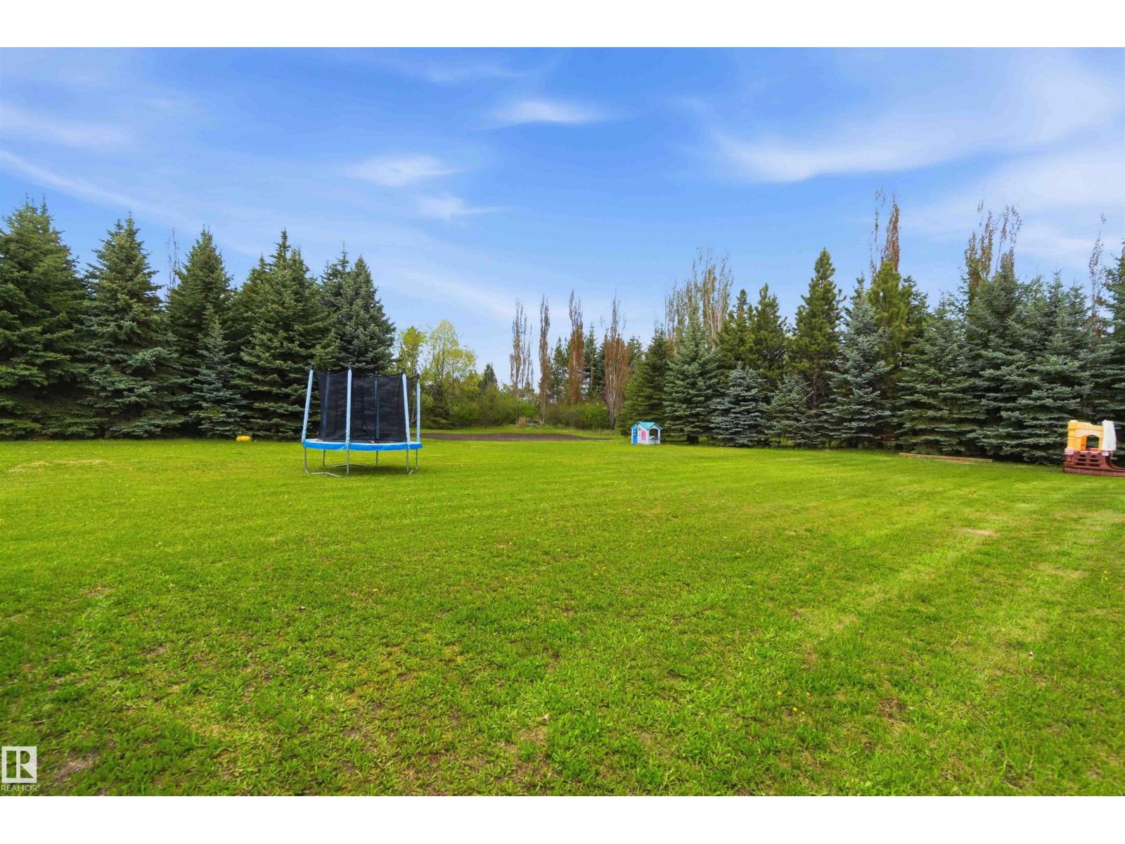 #11 2011 TWP ROAD 510 - 52