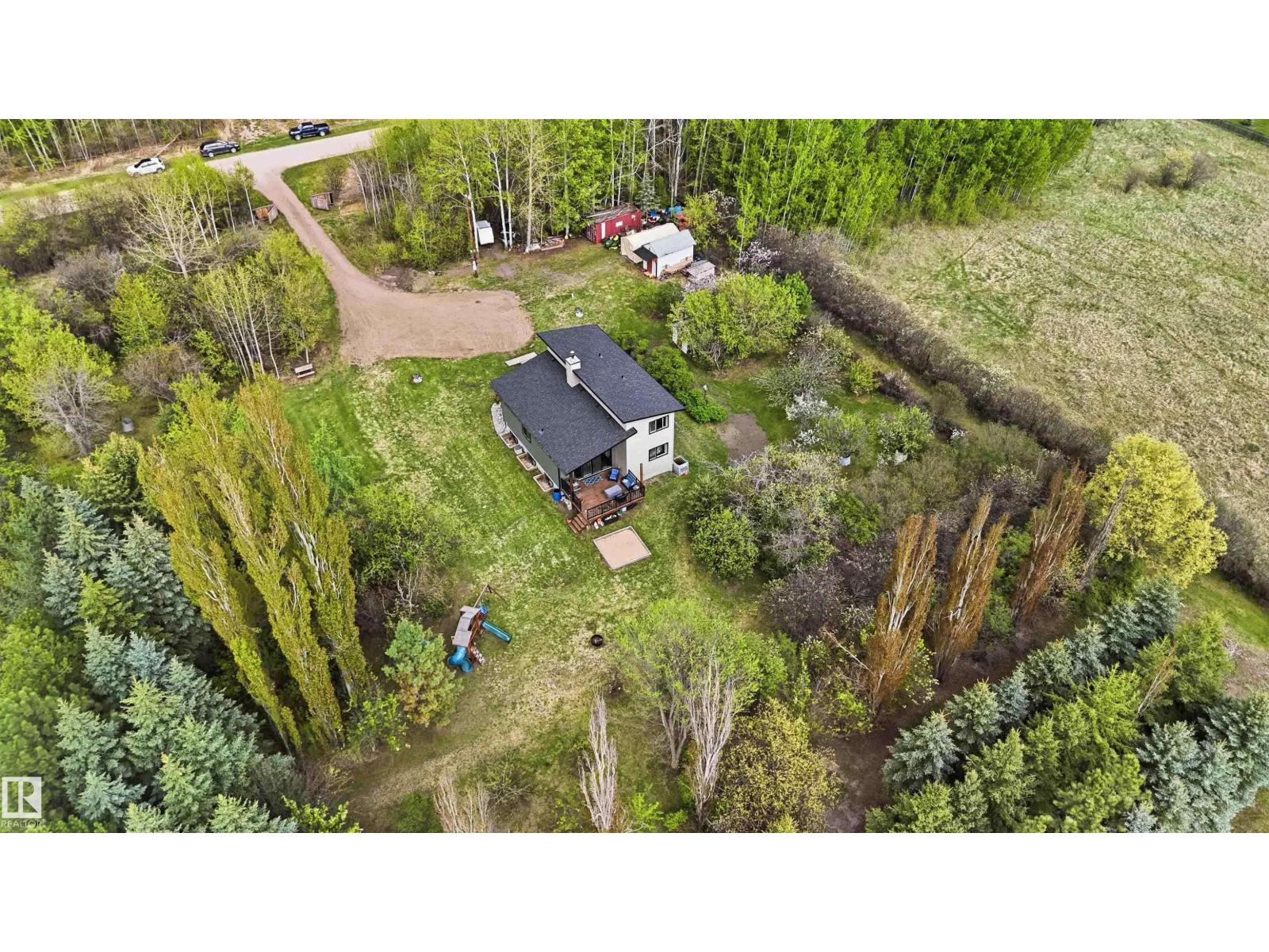 #11 2011 TWP ROAD 510 - 62