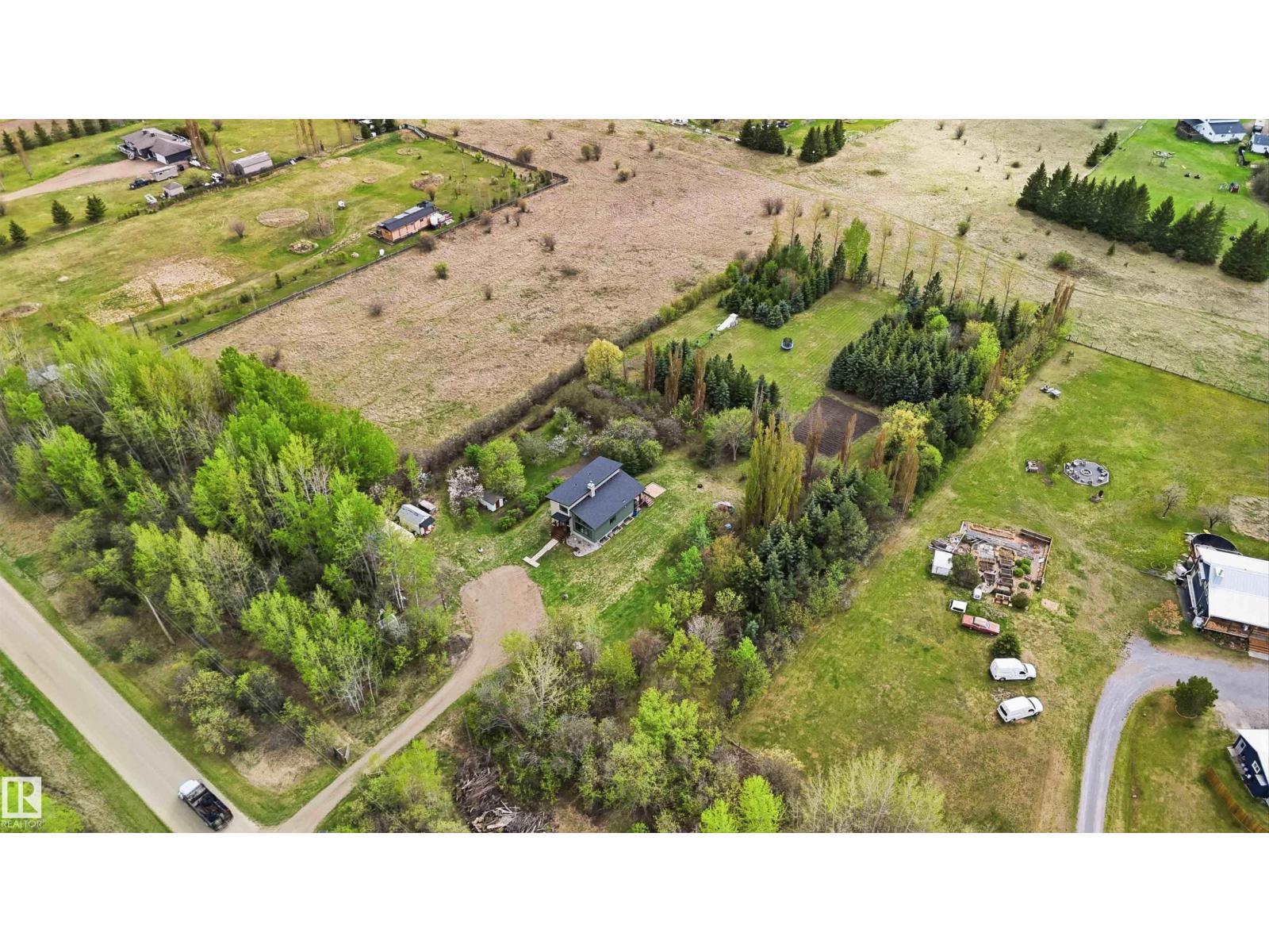 #11 2011 TWP ROAD 510 - 68