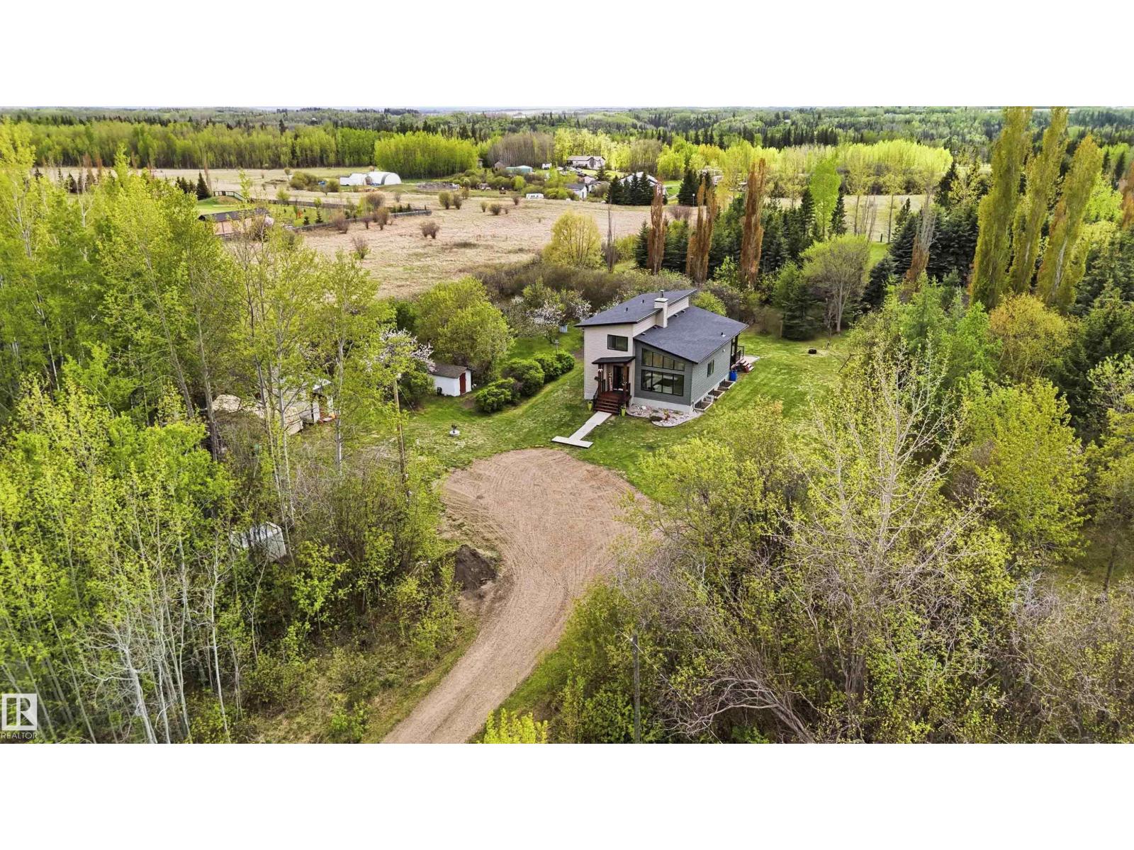 #11 2011 TWP ROAD 510 - 58