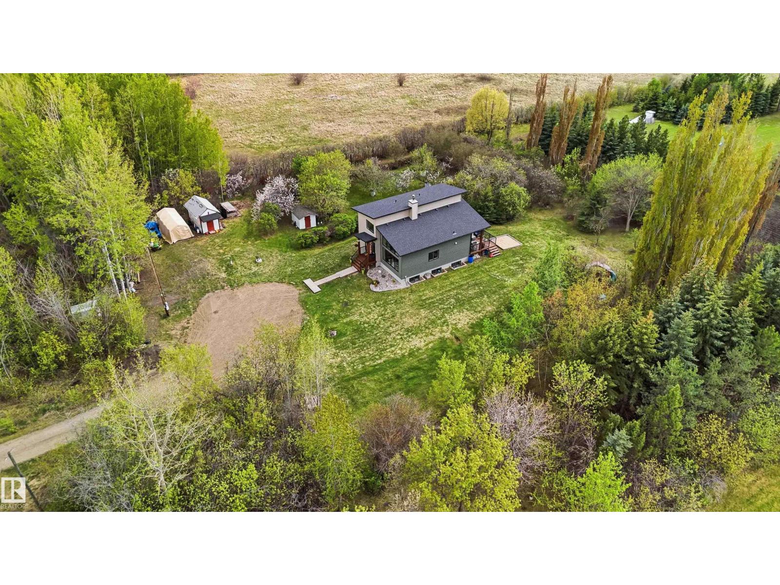 #11 2011 TWP ROAD 510 - 63