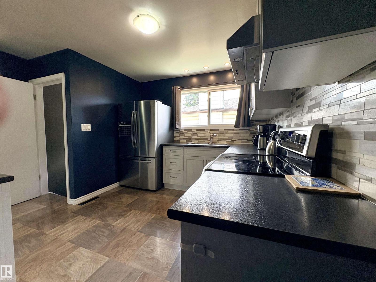 13316 106 ST NW - 12