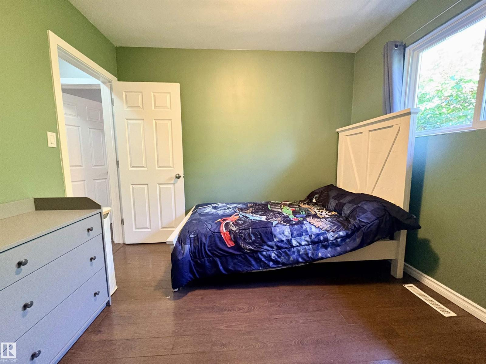 13316 106 ST NW - 20