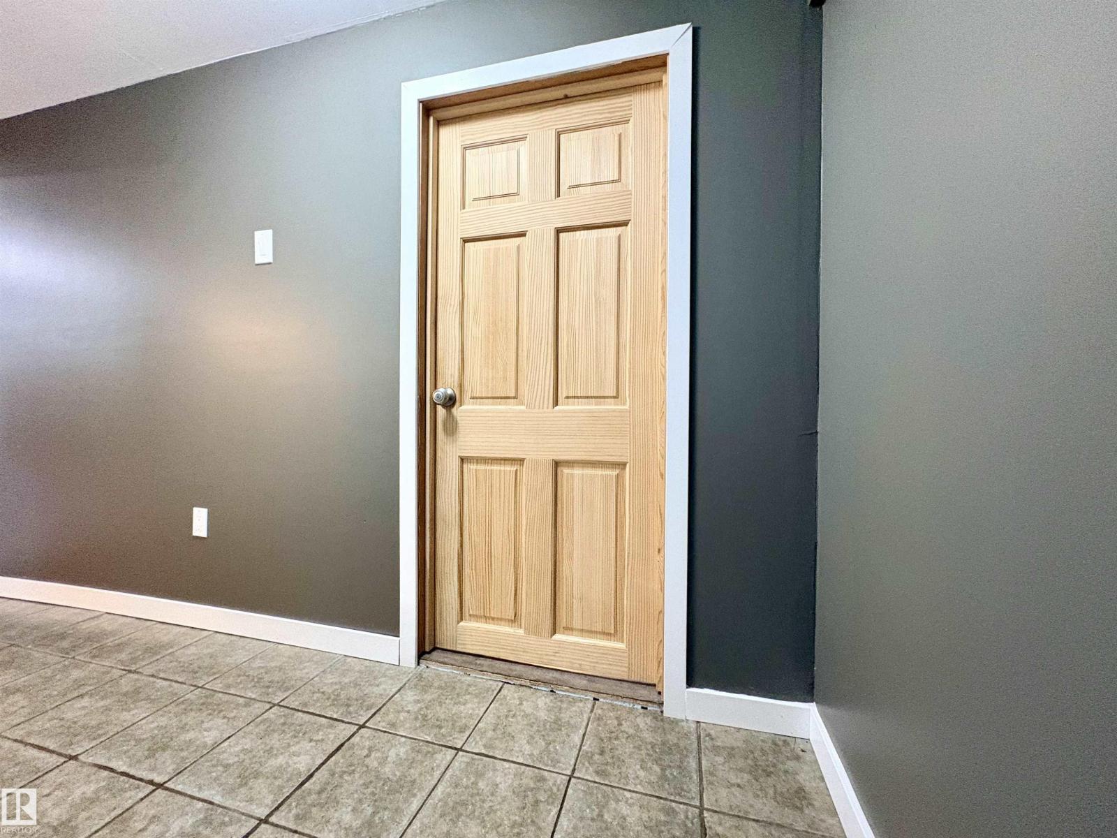 13316 106 ST NW - 28