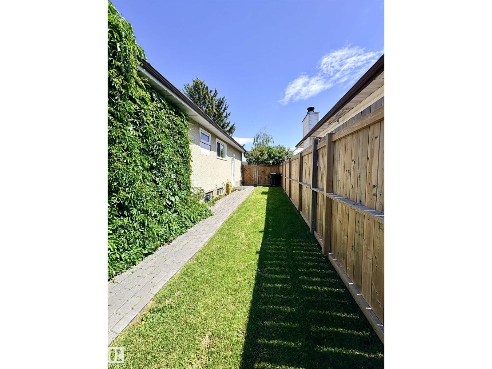 13316 106 ST NW - 53