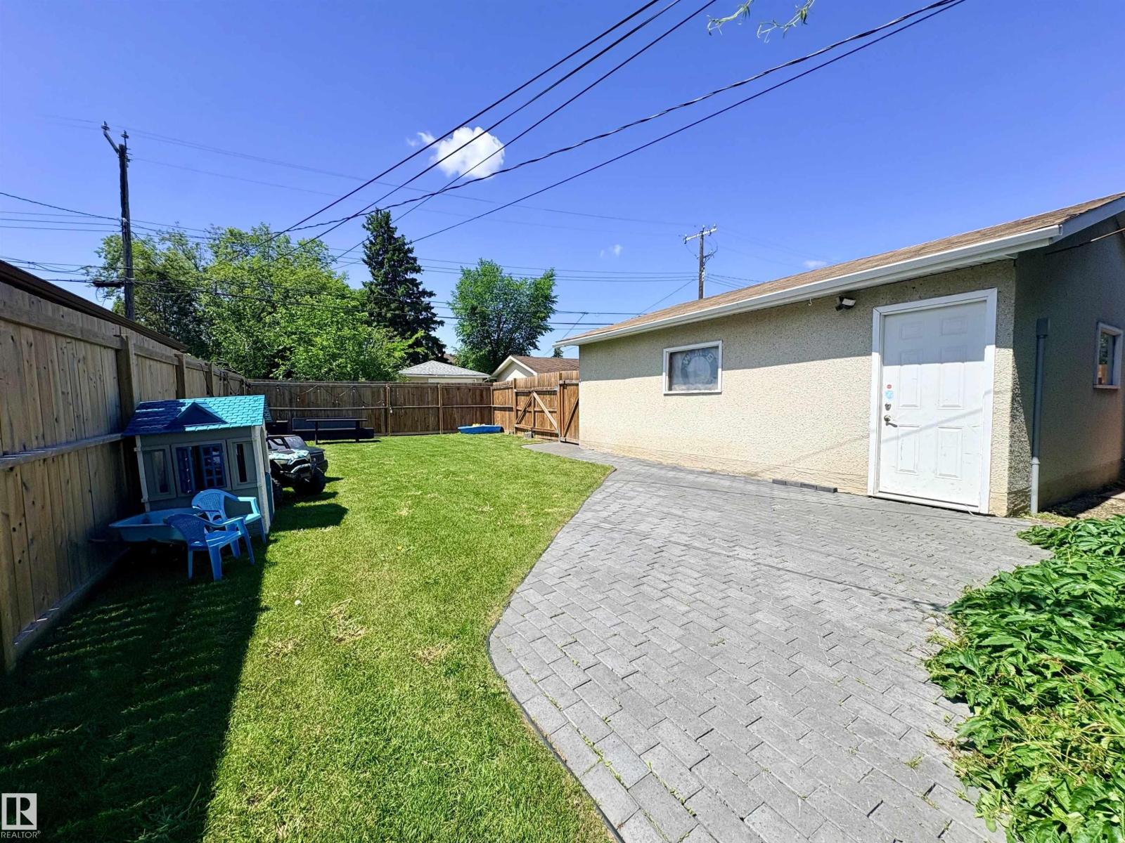 13316 106 ST NW - 54