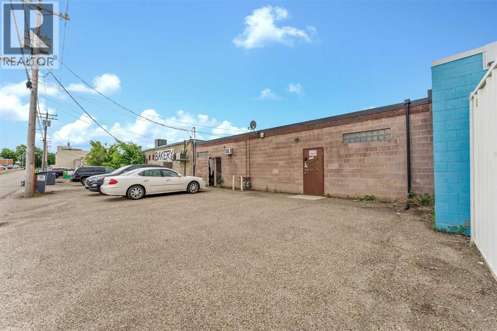 1765 Dunmore Road SE — photo 23