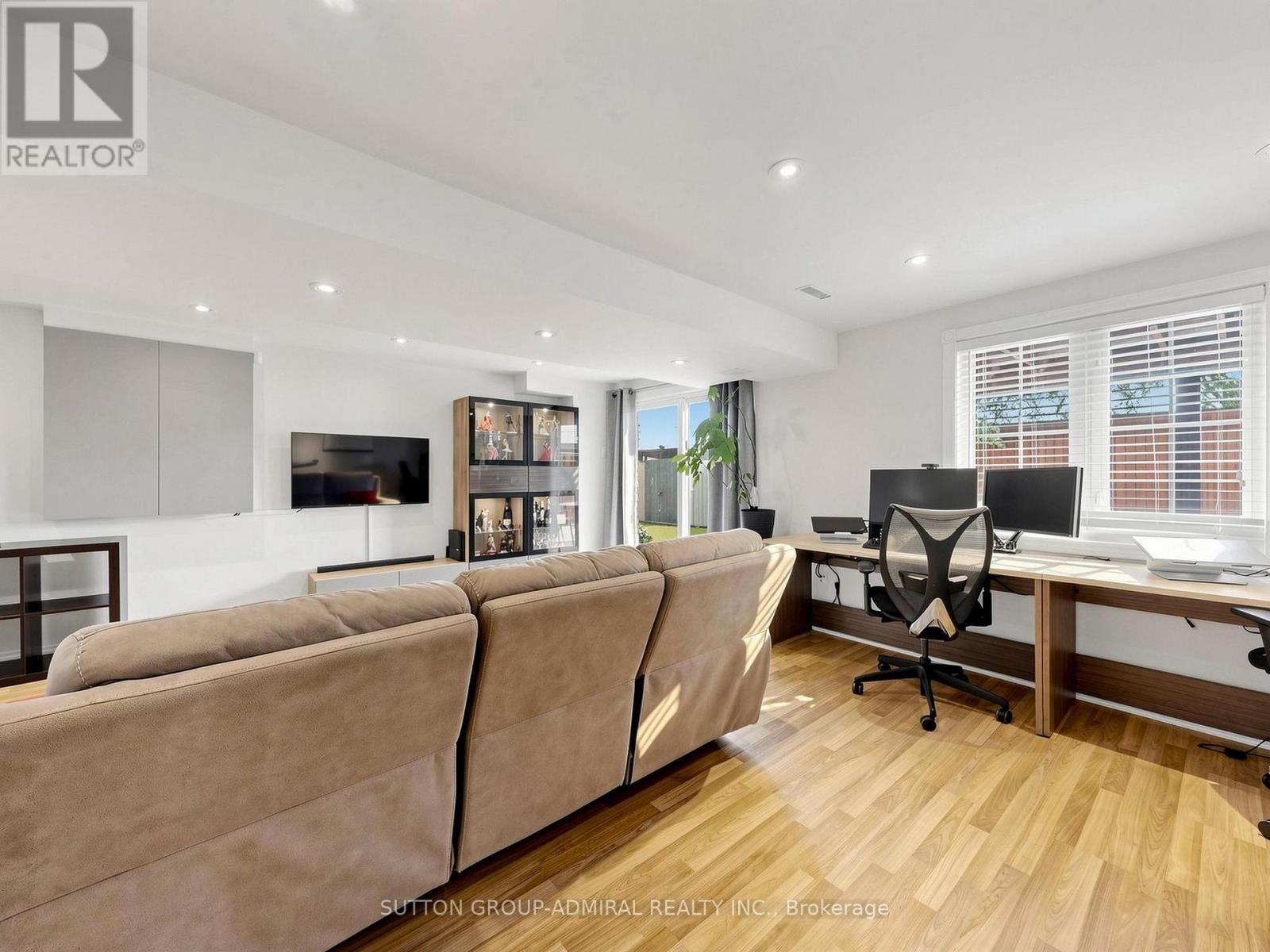 32 BEAVERBROOK CRESCENT - 39