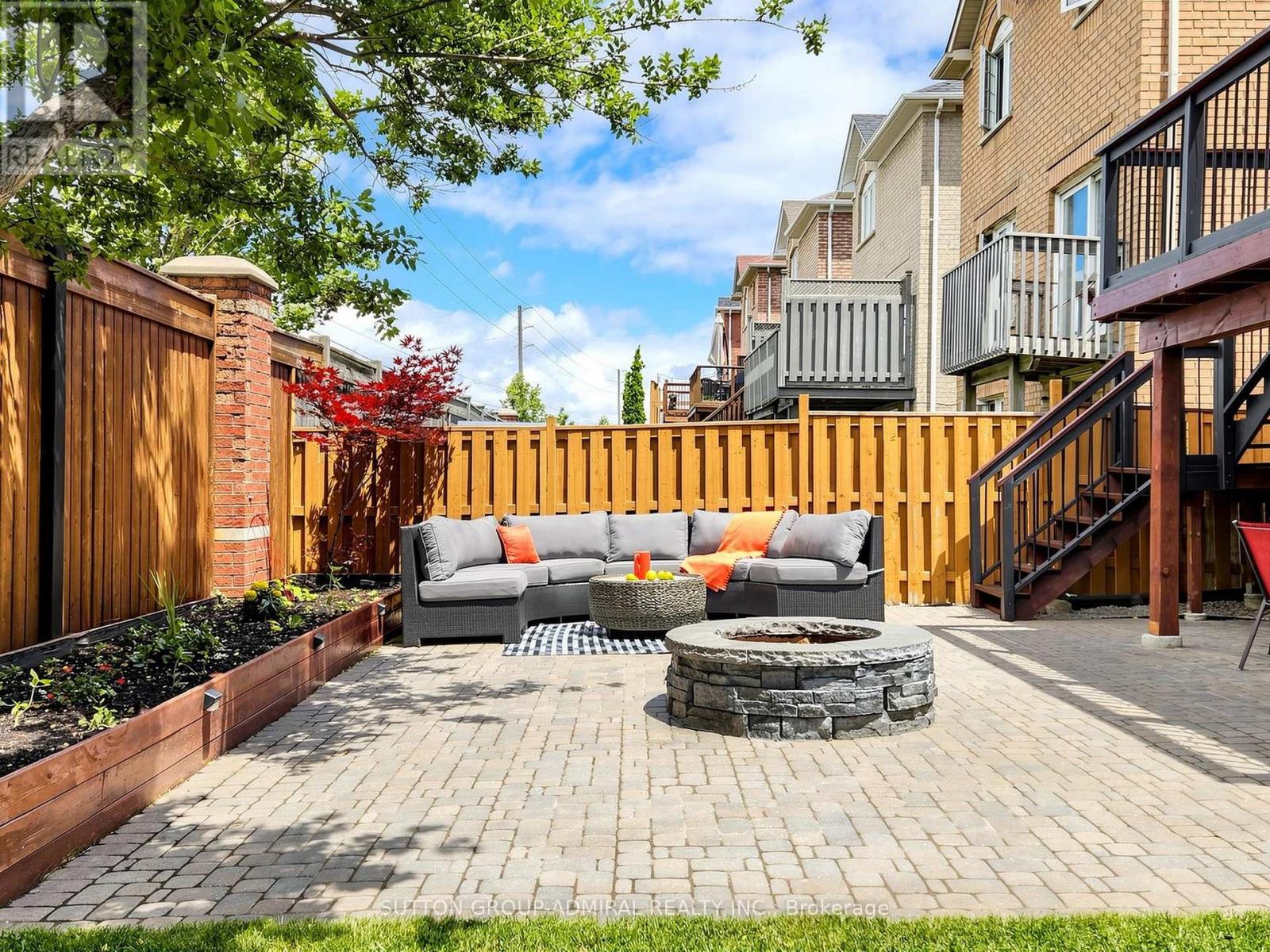 32 BEAVERBROOK CRESCENT - 43