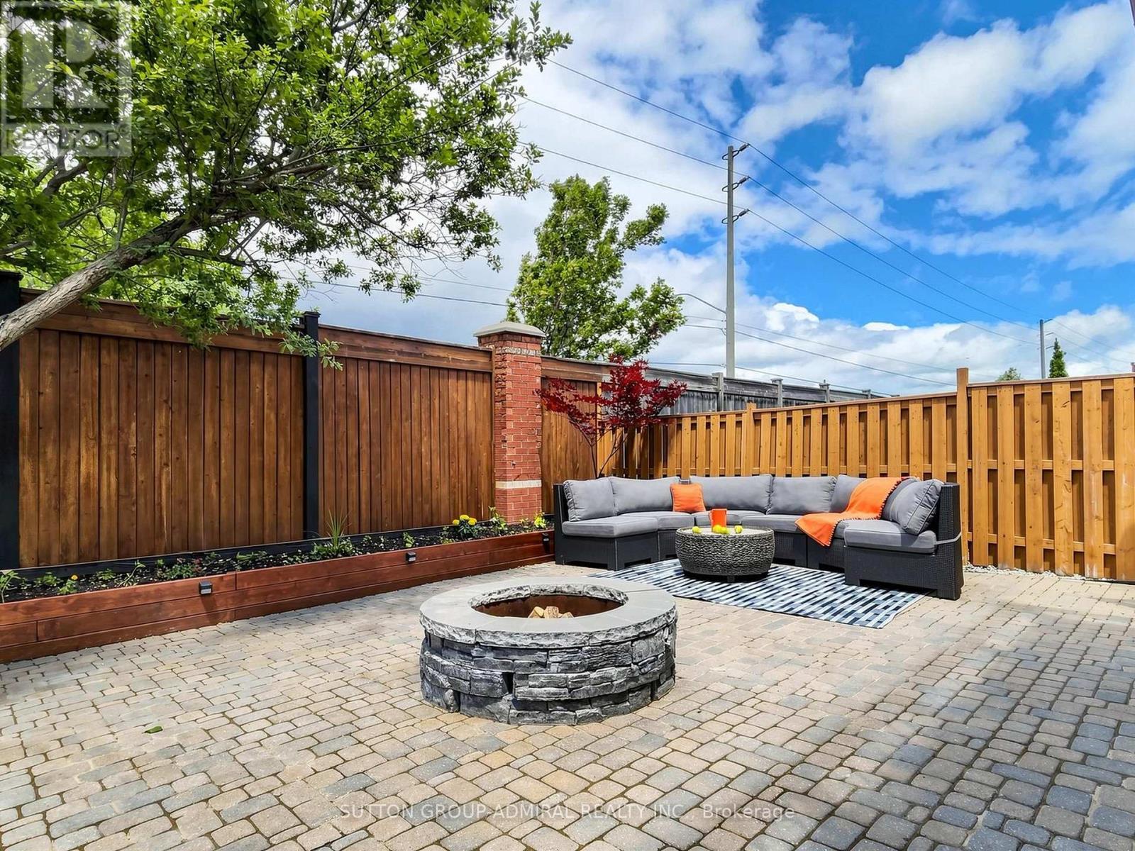 32 BEAVERBROOK CRESCENT - 42