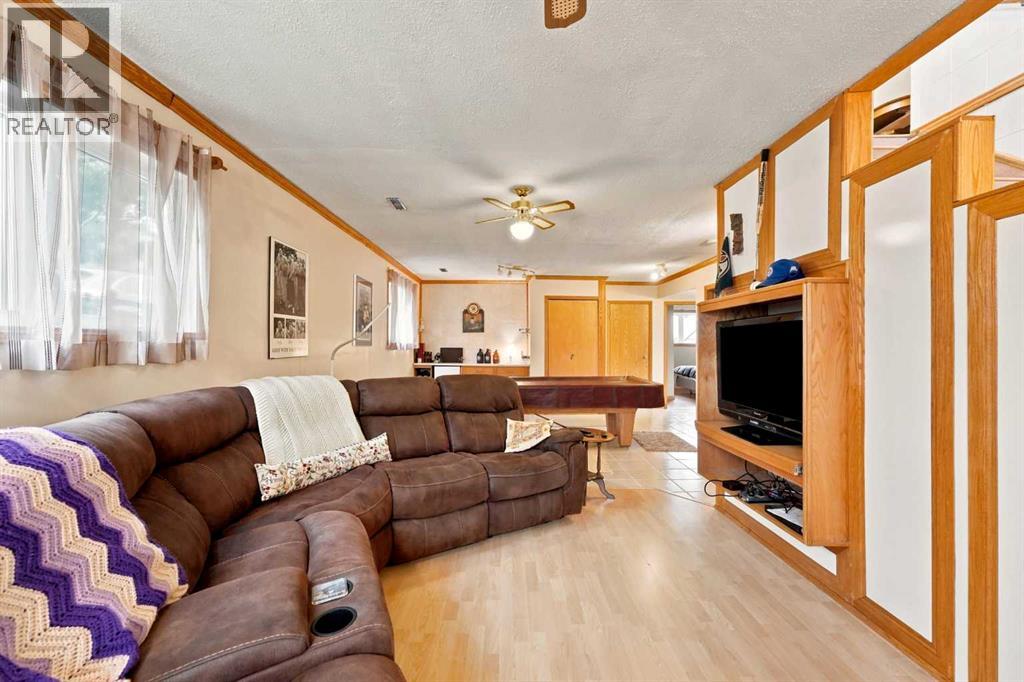 4618 48 Street — photo 18