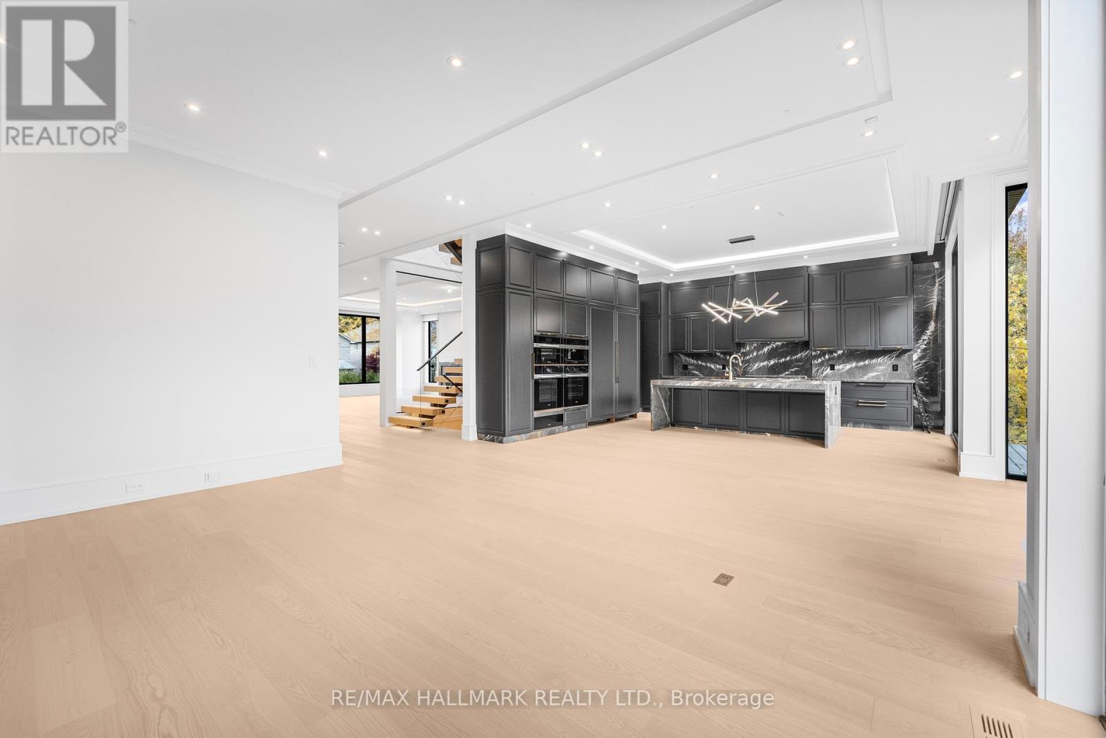 287 HILLCREST AVENUE - 23