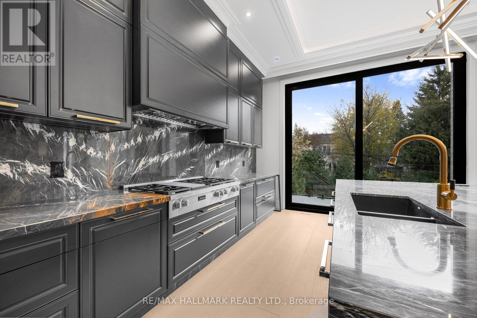 287 HILLCREST AVENUE - 29