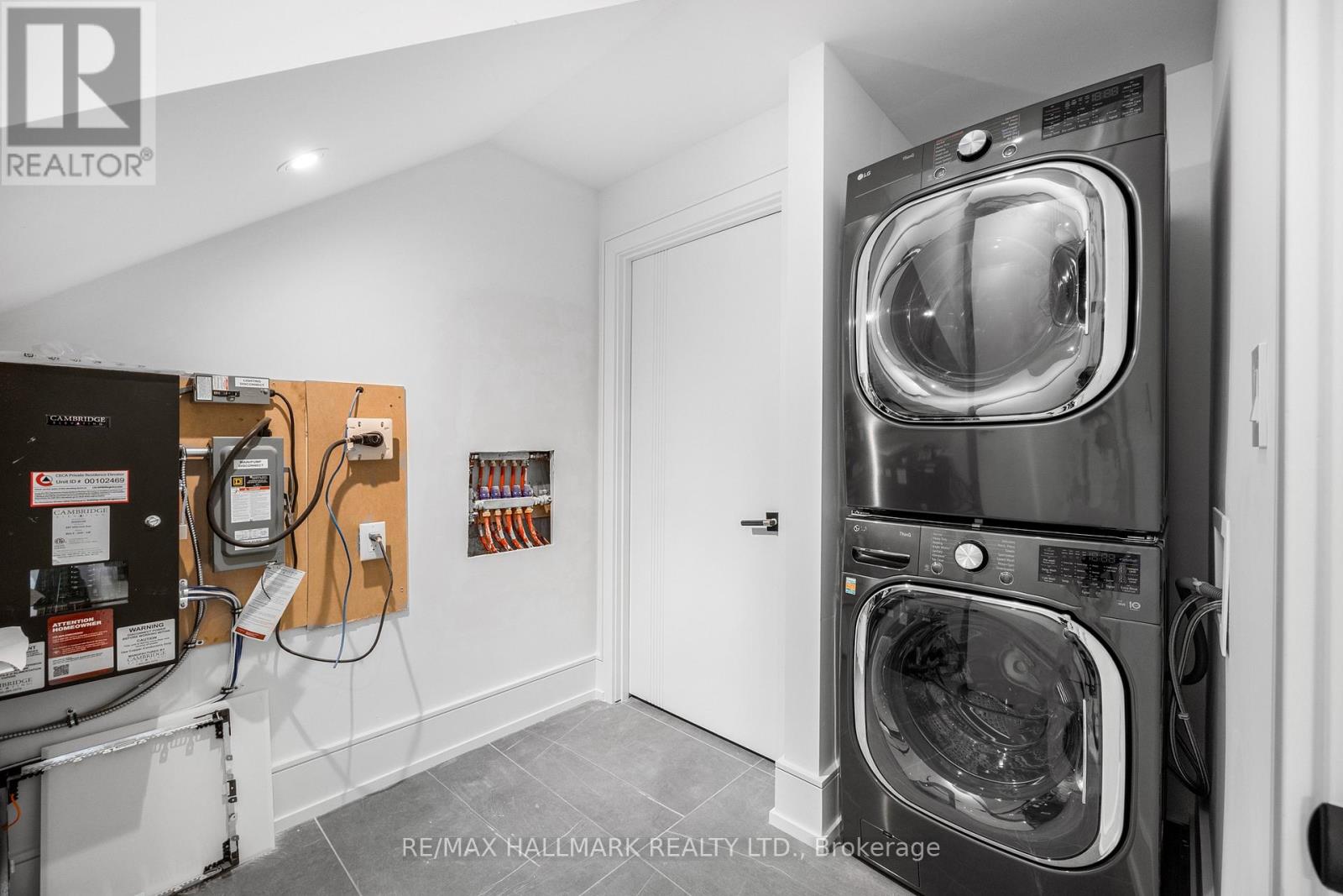 287 HILLCREST AVENUE - 44