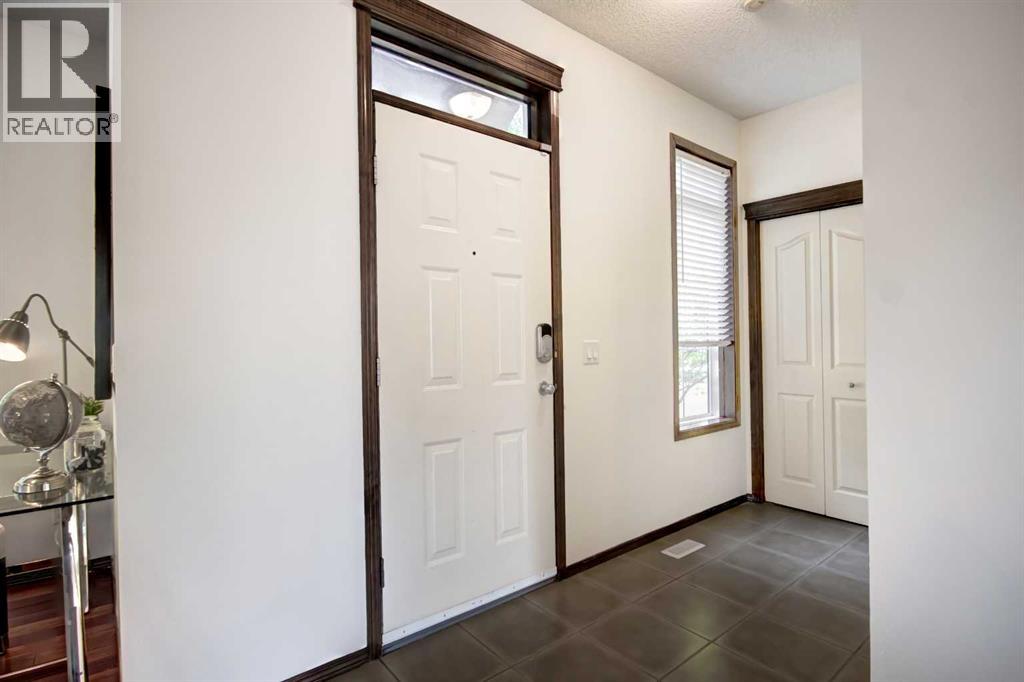 Foyer - Entrance