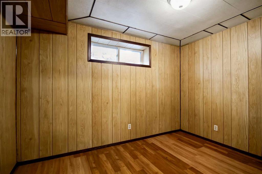 Den that can be used as a bedroom