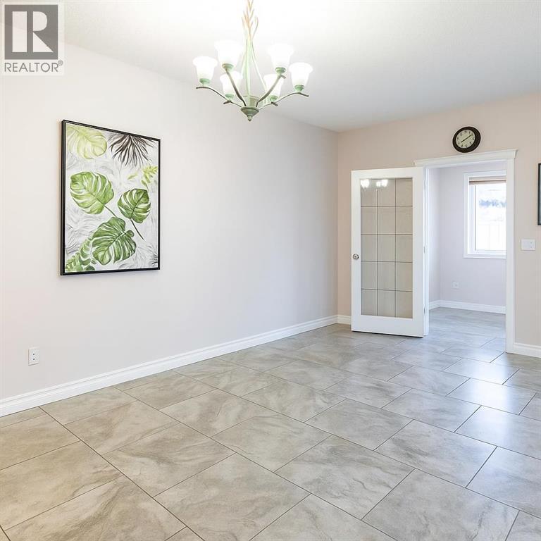 1421 40 Street SW - 15