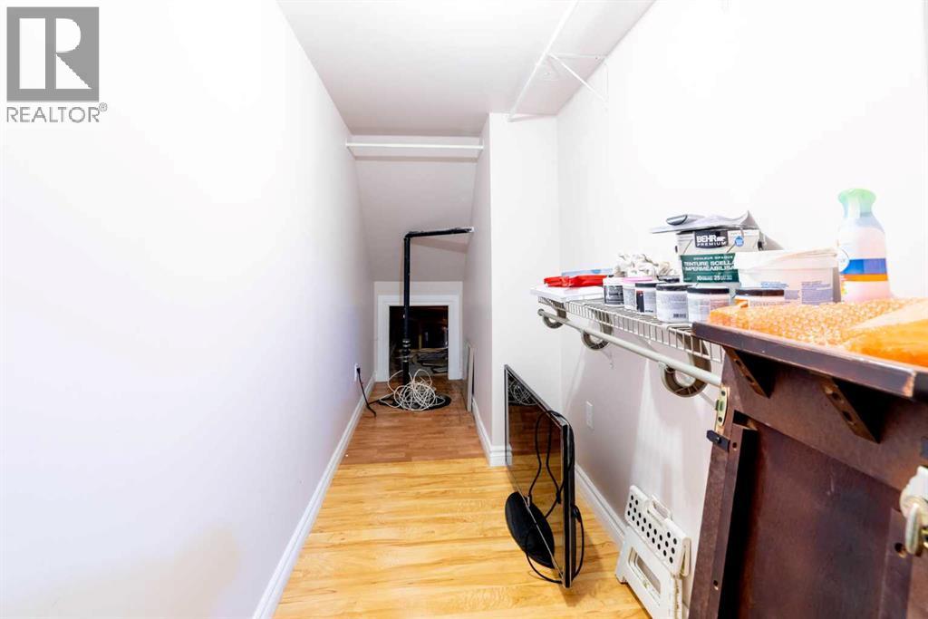 1421 40 Street SW - 40