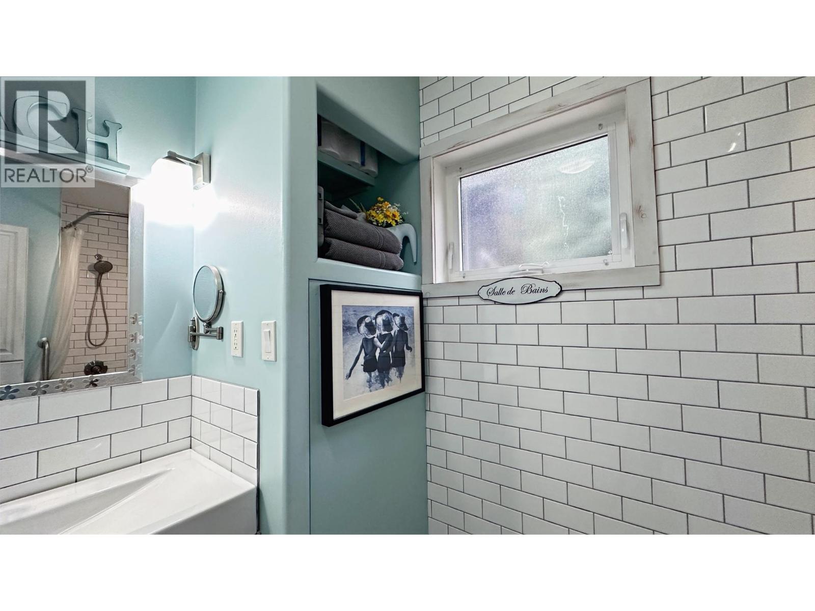 605 Sixth Avenue - 48