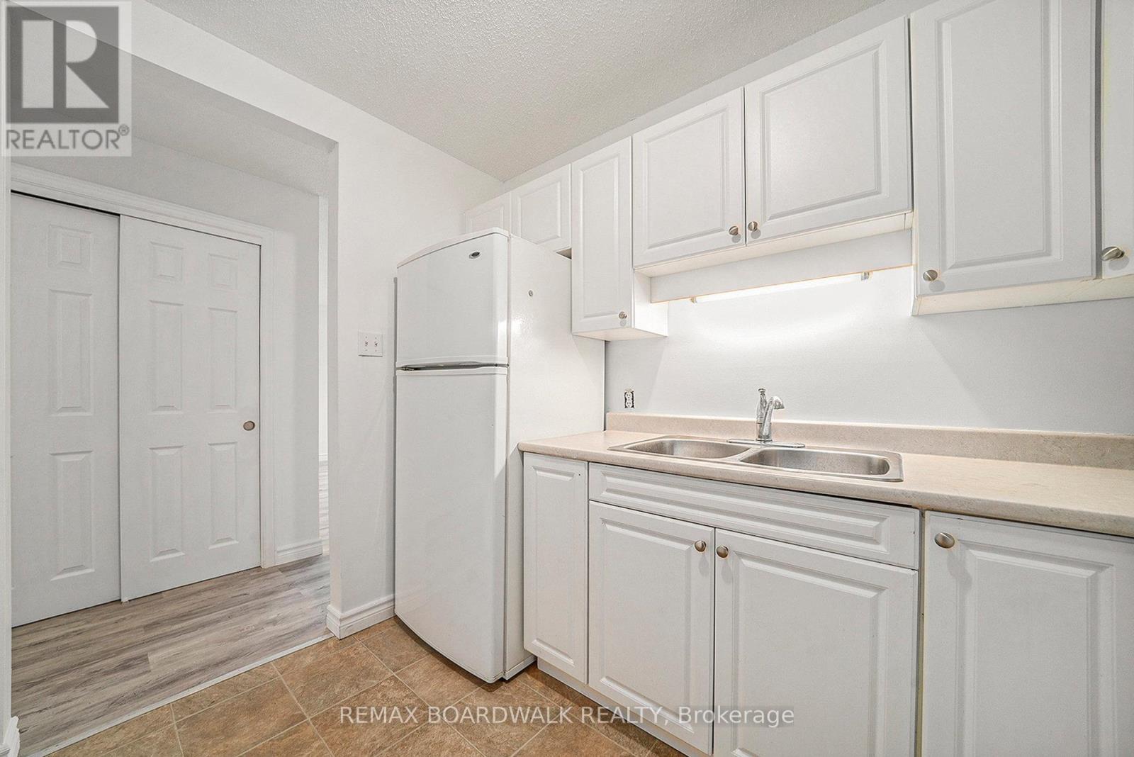 #A 136 Prescott Street, North Grenville, Ontario, K0G1J0, North Grenville, Ontario — photo 5 of 5