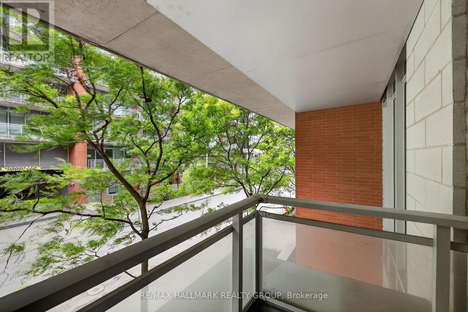 353 MCLEOD STREET - 36