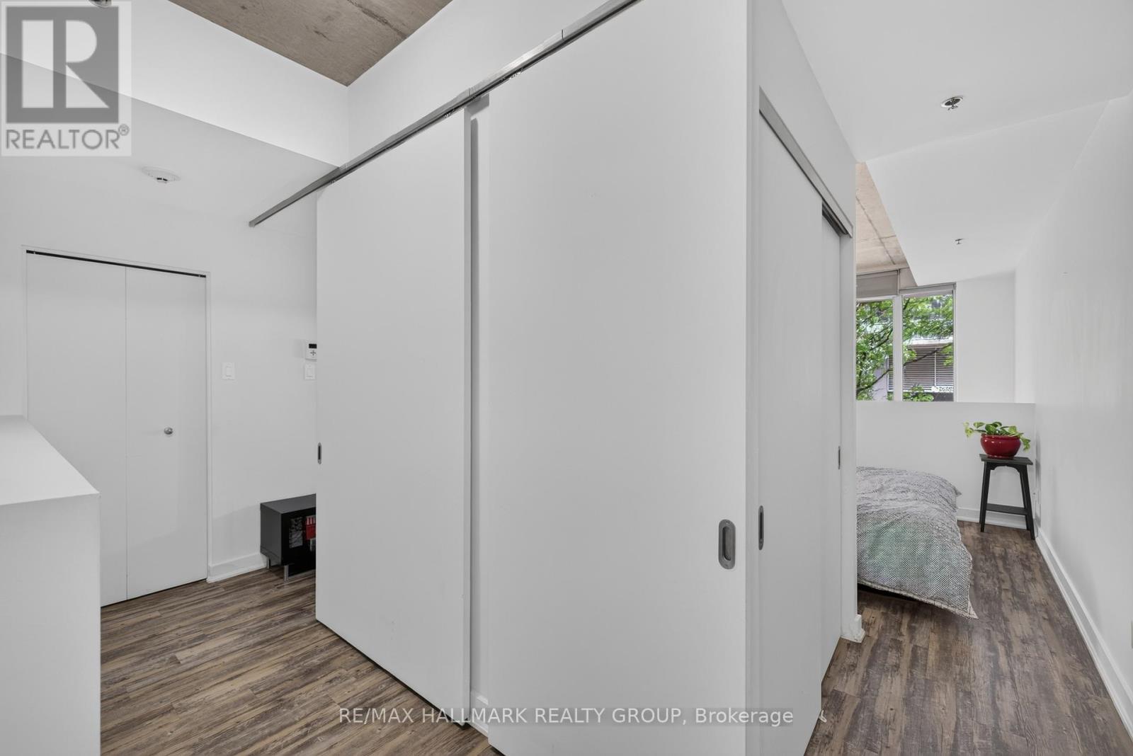 353 MCLEOD STREET - 37