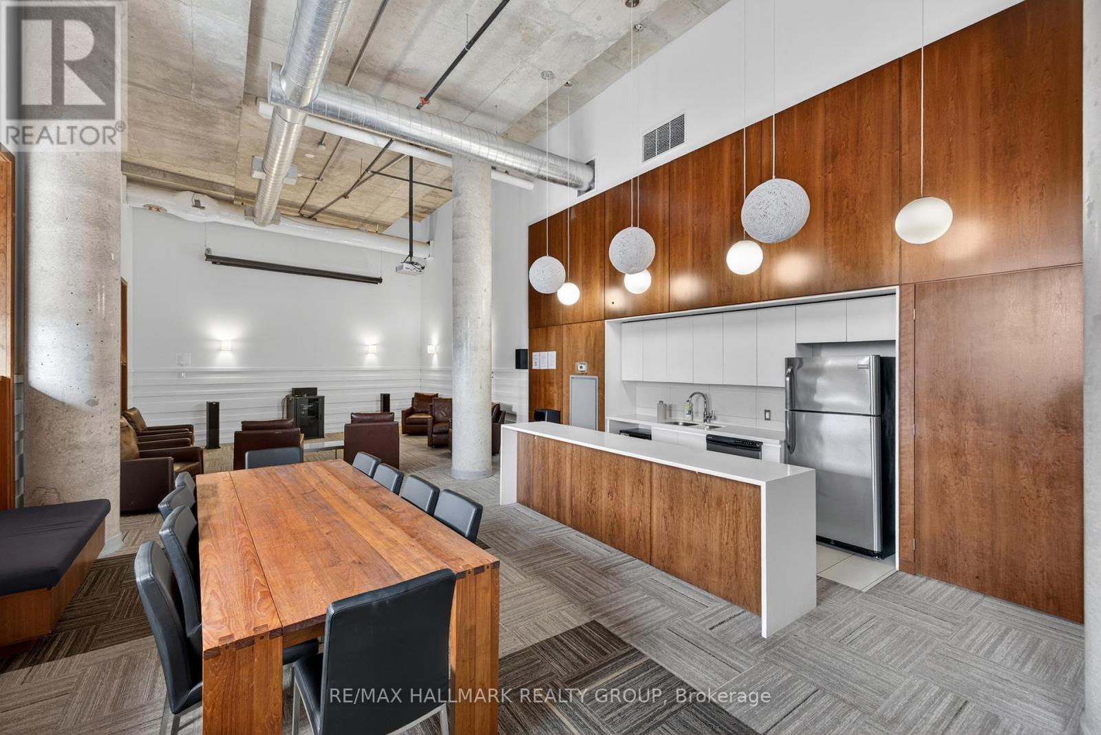 353 MCLEOD STREET - 42