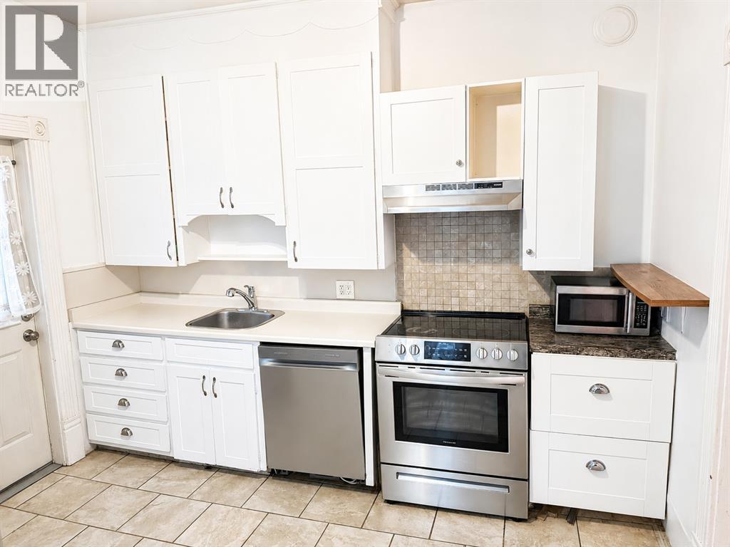 366 Cromwell STREET - 3