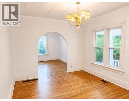 Living room - 366 Cromwell Street, Sarnia, ON N7T3Y8 Photo 9