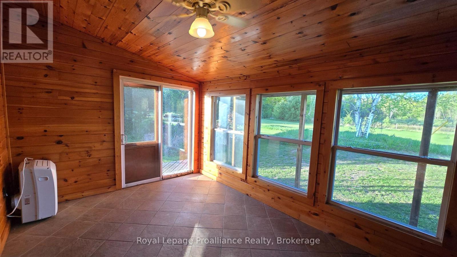 276 5TH CONCESSION ROAD N - 19