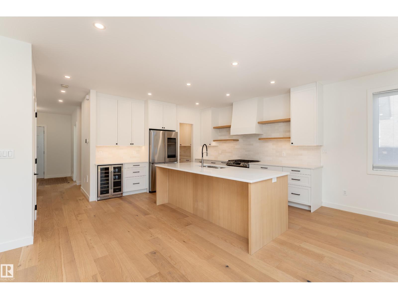 9137 84 AV NW NW — photo 10